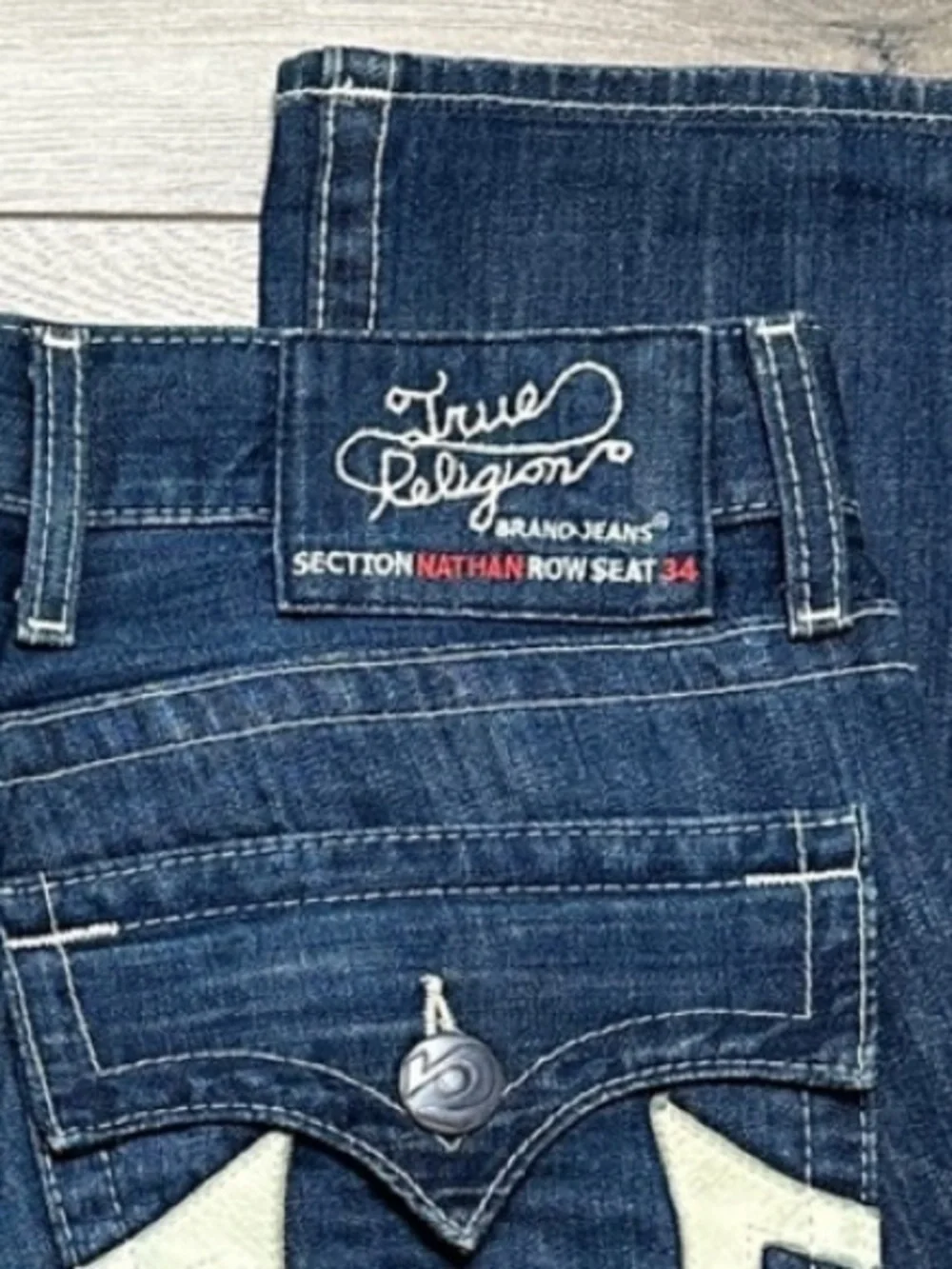 True Religion 29.5” Straight Blue Jeans Size 32